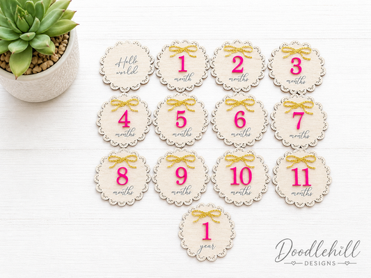 Croquette bow Birth Milestone Markers – Eco Birch & Acrylic | 5-Inch Round Baby Milestone Discs