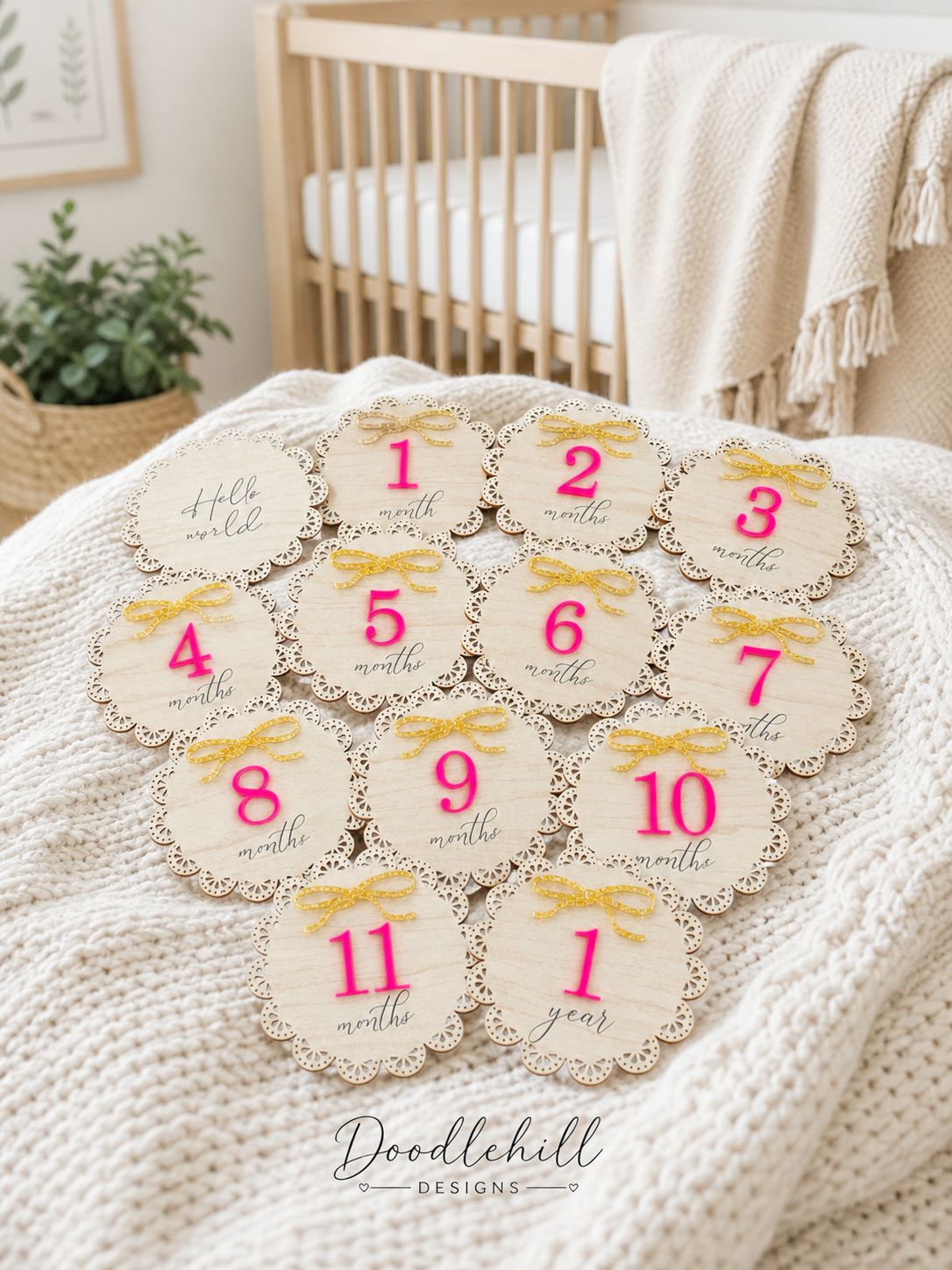 Croquette bow Birth Milestone Markers – Eco Birch & Acrylic | 5-Inch Round Baby Milestone Discs