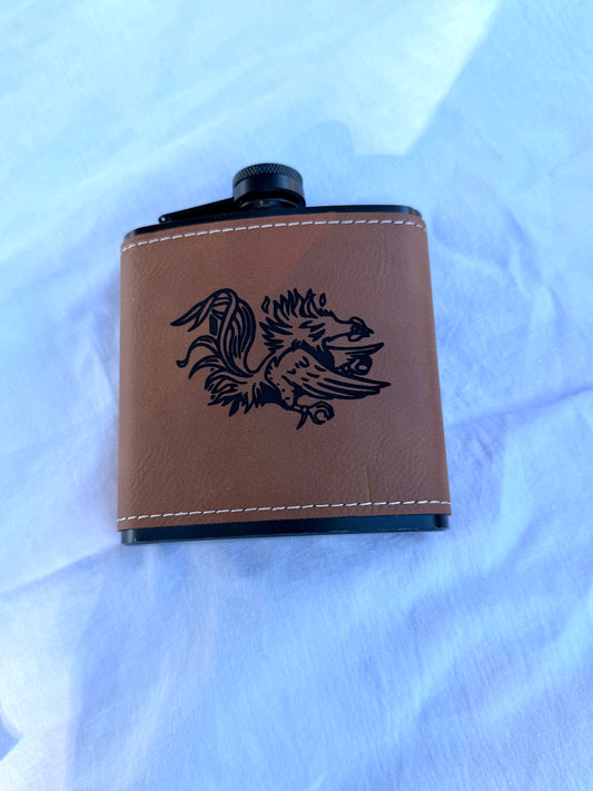 8oz South Carolina College Flask – Engraved Collegiate Flask for Tailgates | Game Day Fan Flask | USC, Clemson & CCU Chanticleers | 8oz Leatherette Flask