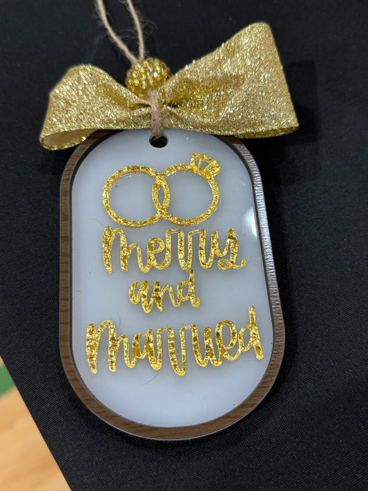 Merry and Married Christmas Ornament – Newlywed Wedding Gift, Glitter Gold Holiday Décor, Personalized Couple Ornament 2025