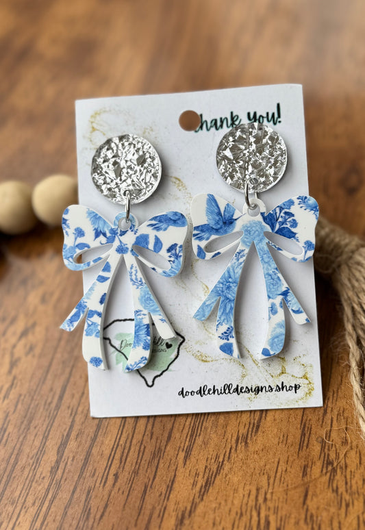 Chinoiserie Bow Earrings – Lightweight Acrylic Earrings with Textured Gold or Silver Post