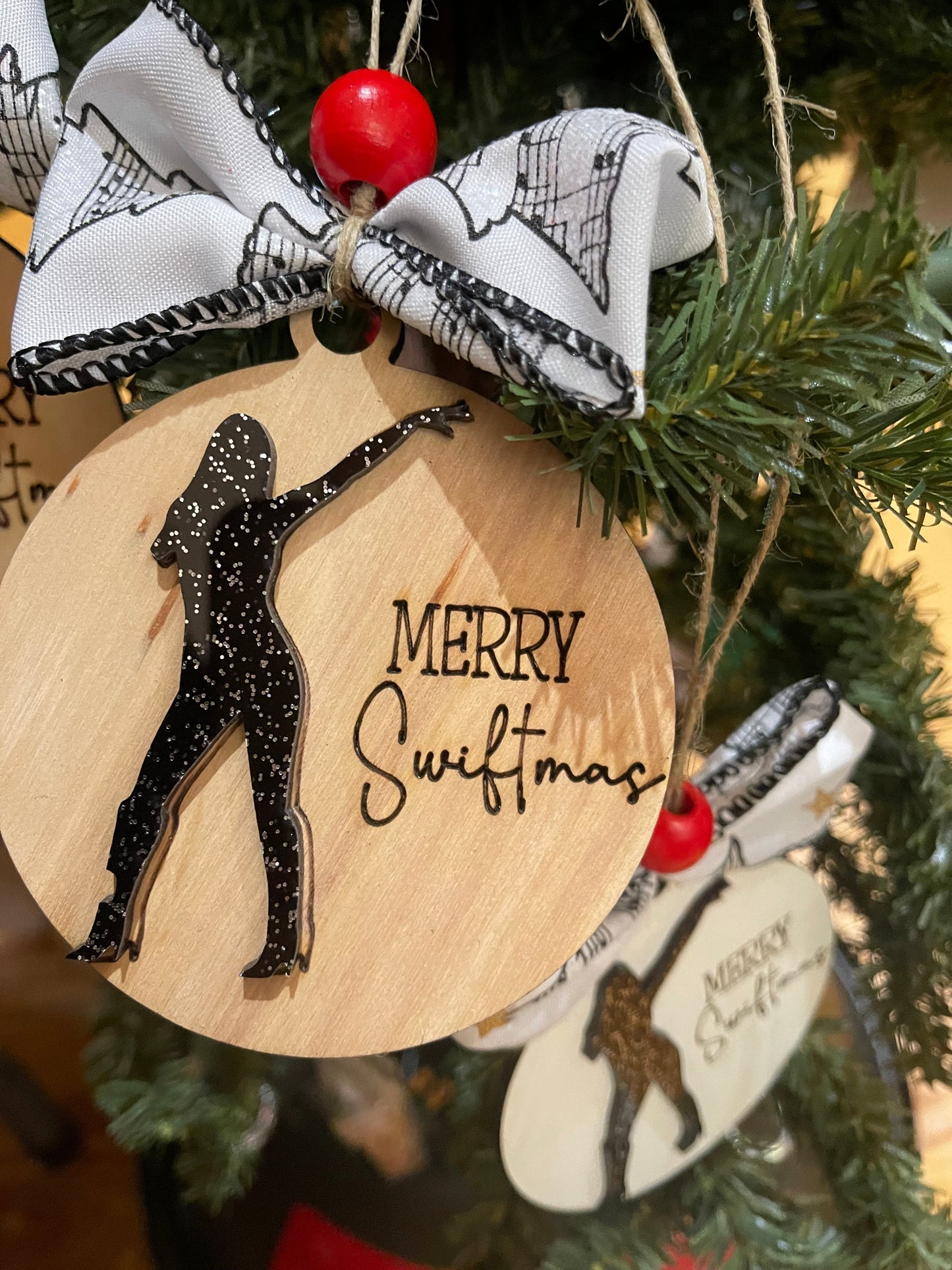 Swifty christmas ornaments - Natural wood / Merry Swiftmas